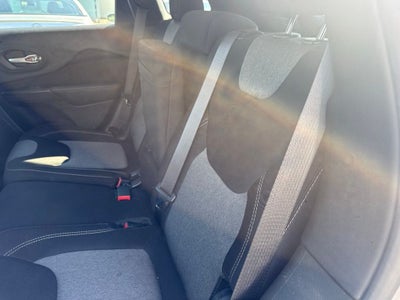 2017 Jeep Cherokee Sport