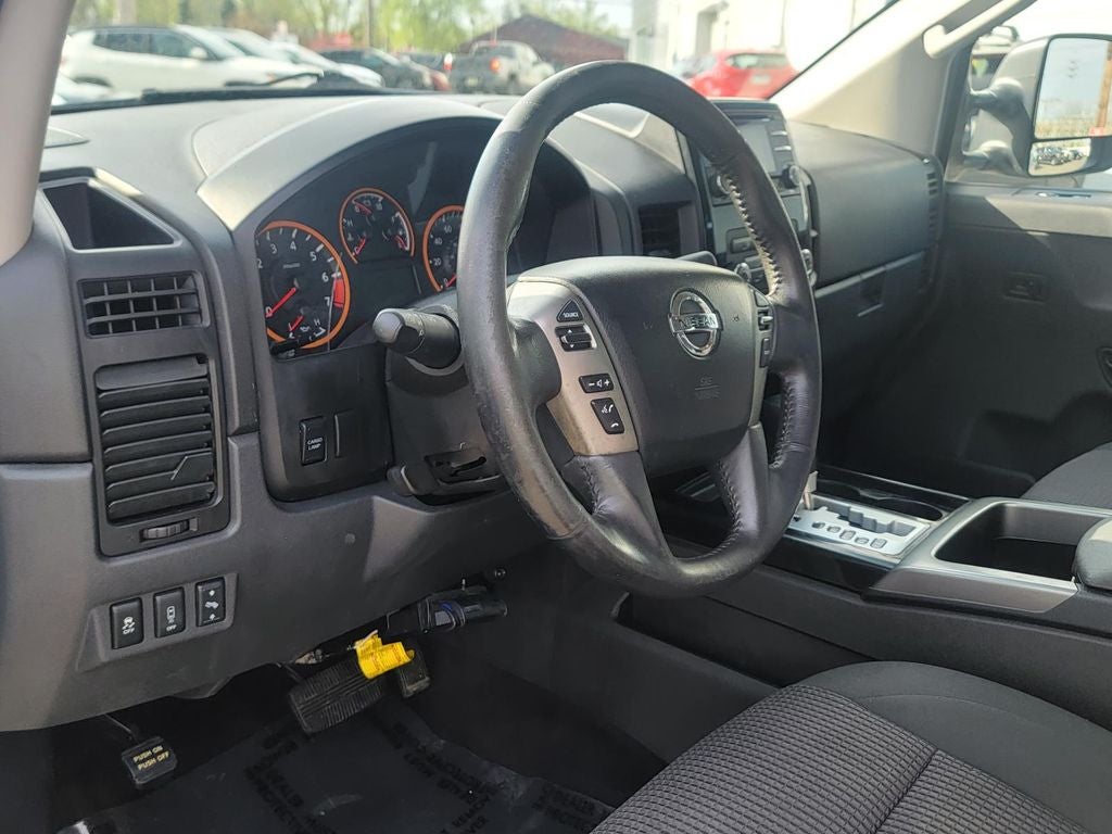 2014 Nissan Titan Base