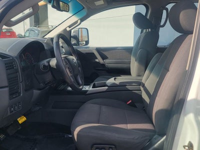 2014 Nissan Titan Base