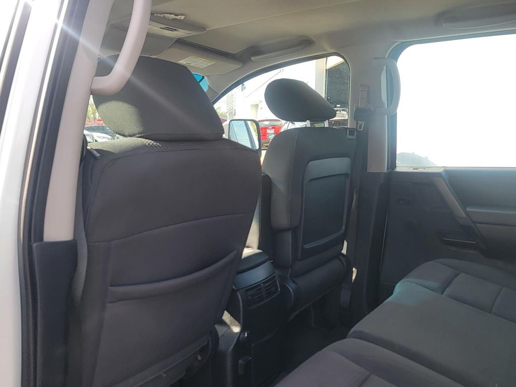 2014 Nissan Titan Base