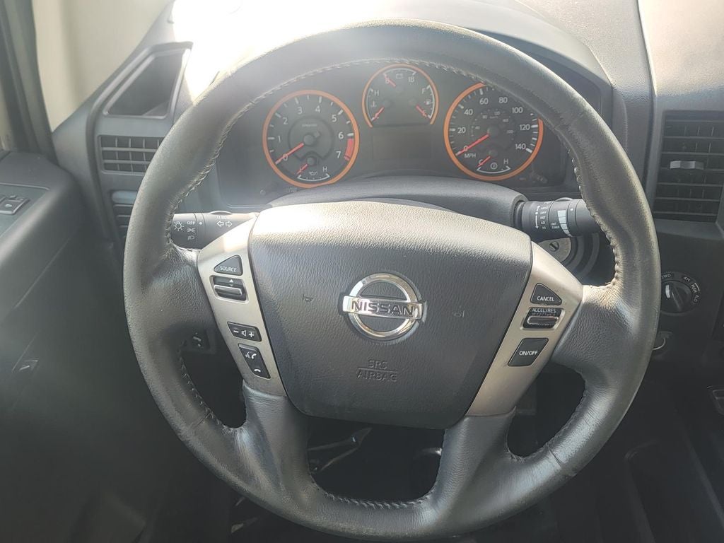 2014 Nissan Titan Base