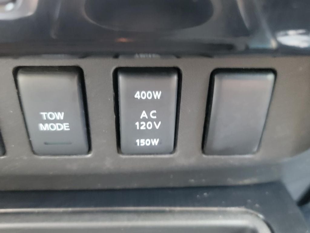 2014 Nissan Titan Base