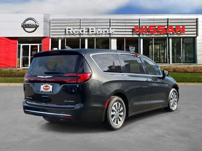 2023 Chrysler Pacifica Hybrid Touring L