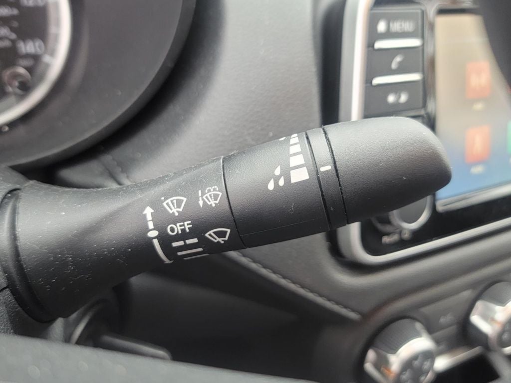 2023 Nissan Versa 1.6 SV