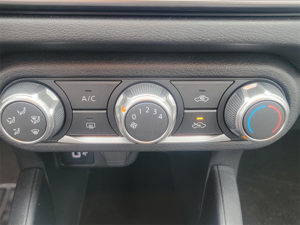 2023 Nissan Versa 1.6 SV