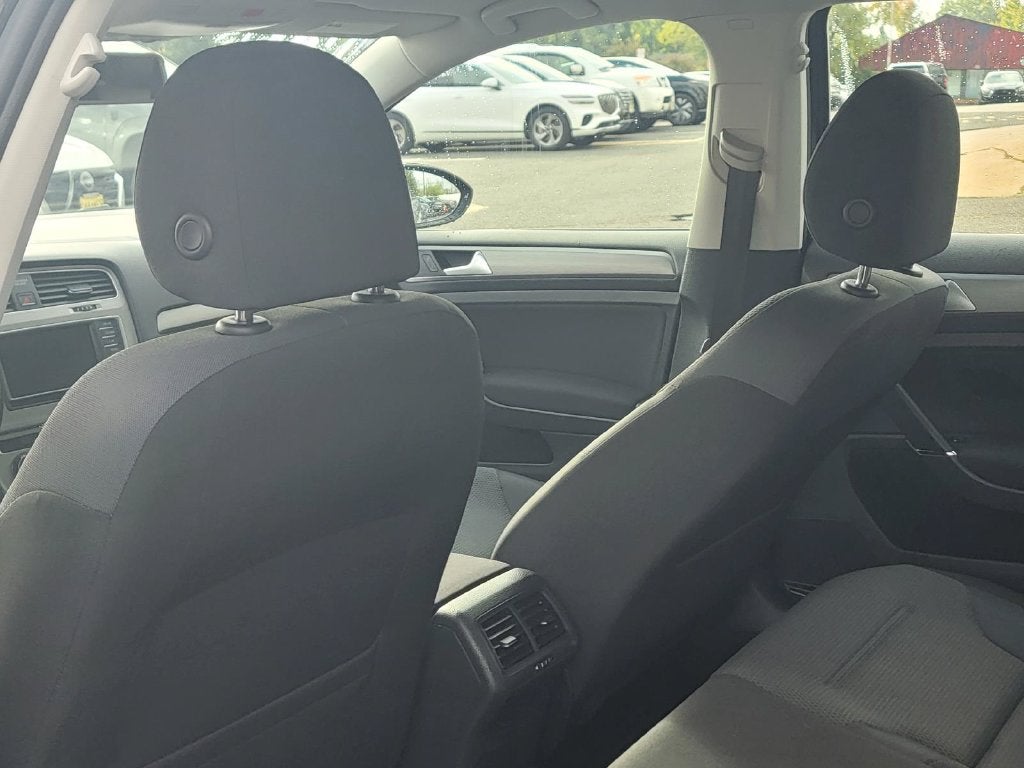 2016 Volkswagen Golf SportWagen S