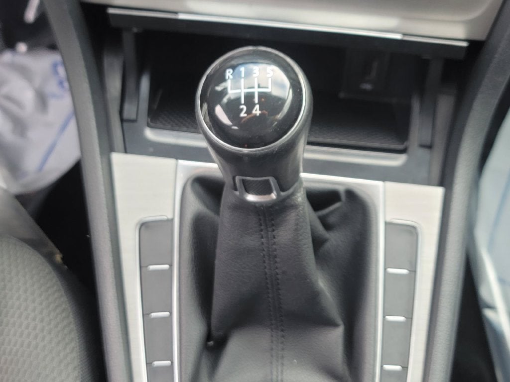 2016 Volkswagen Golf SportWagen S