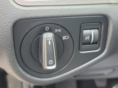 2016 Volkswagen Golf SportWagen S