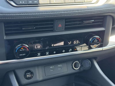 2026 Nissan Rogue SV