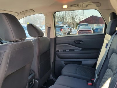 2025 Nissan Pathfinder S