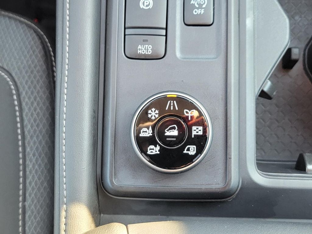 2025 Nissan Pathfinder S