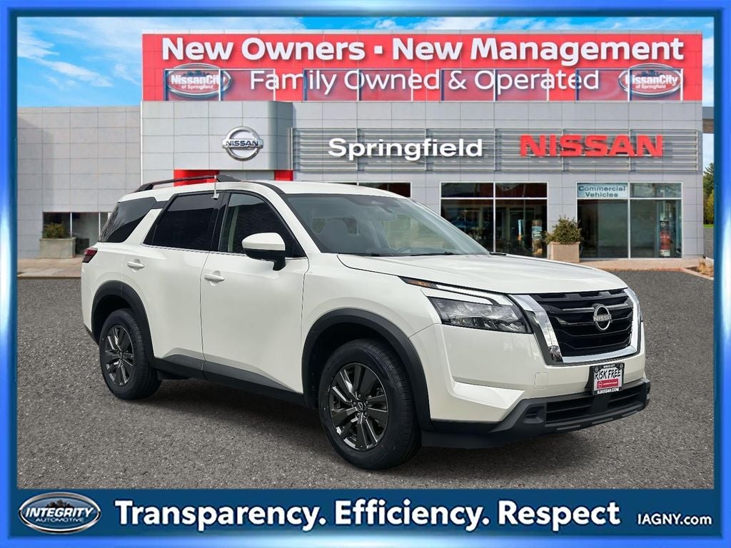 2024 Nissan Pathfinder SV