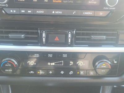 2024 Nissan Pathfinder SV