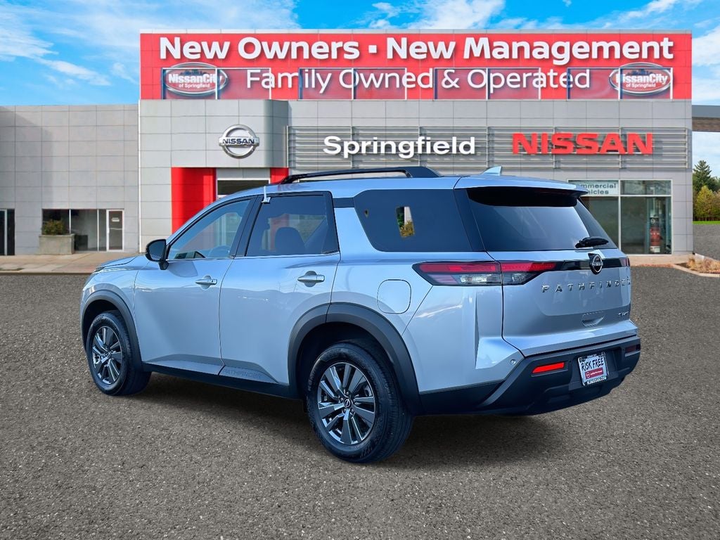 2024 Nissan Pathfinder SV
