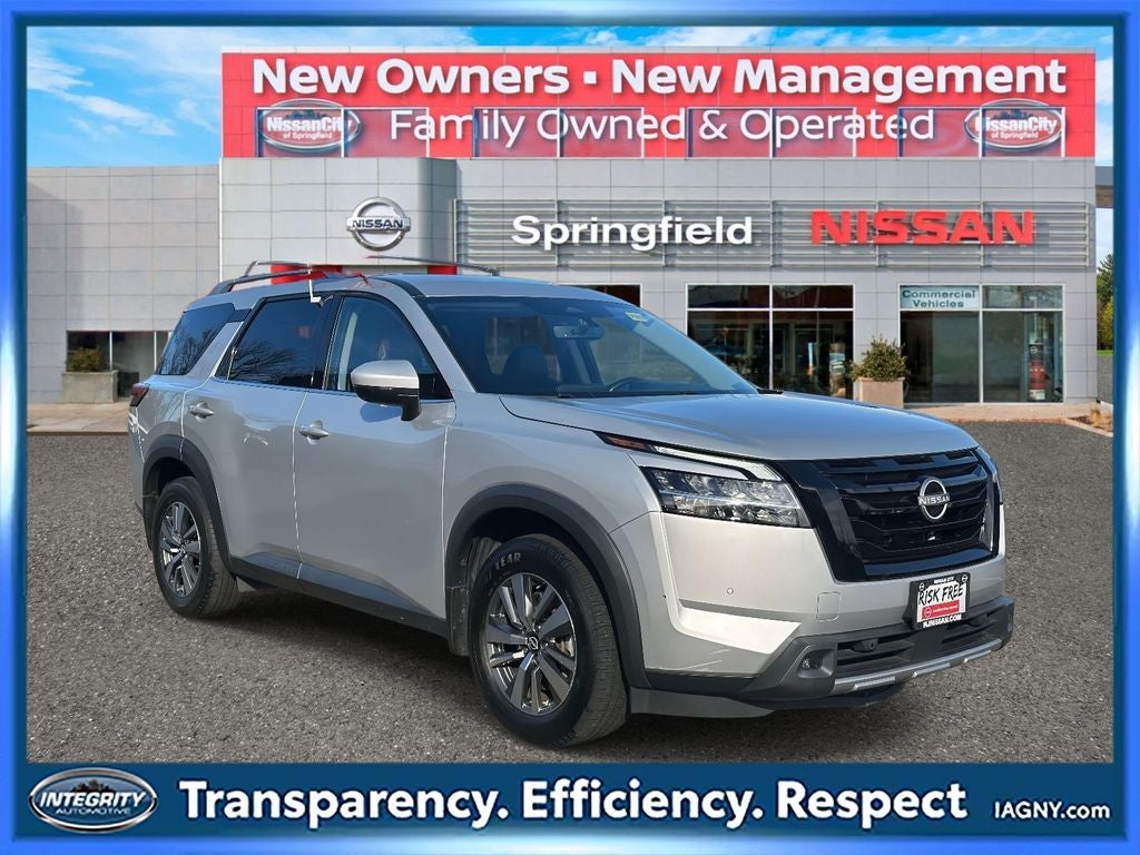 2023 Nissan Pathfinder SL