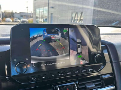 2023 Nissan Pathfinder SL
