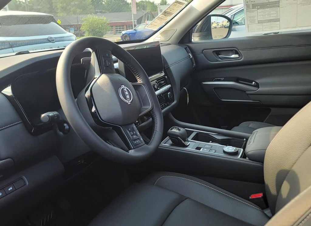 2026 Nissan Pathfinder SL