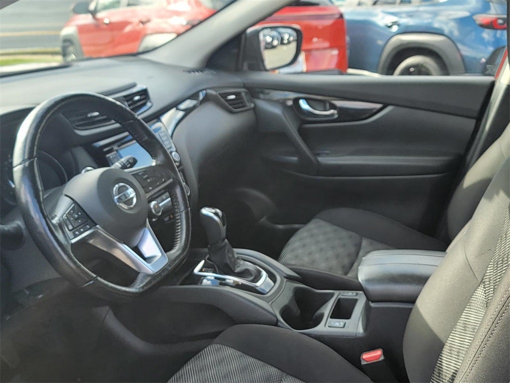 2022 Nissan Rogue Sport SV