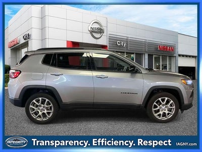 2022 Jeep Compass Latitude Lux