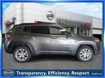 2023 Jeep Compass Latitude Lux