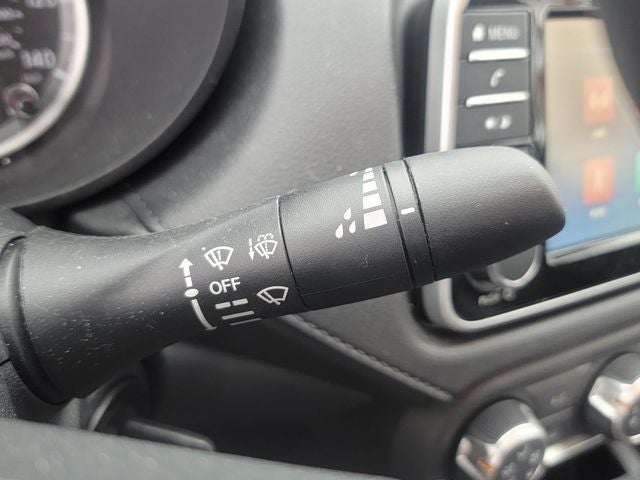 2023 Nissan Versa 1.6 SV