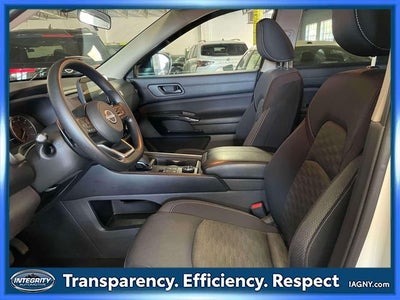 2023 Nissan Pathfinder S
