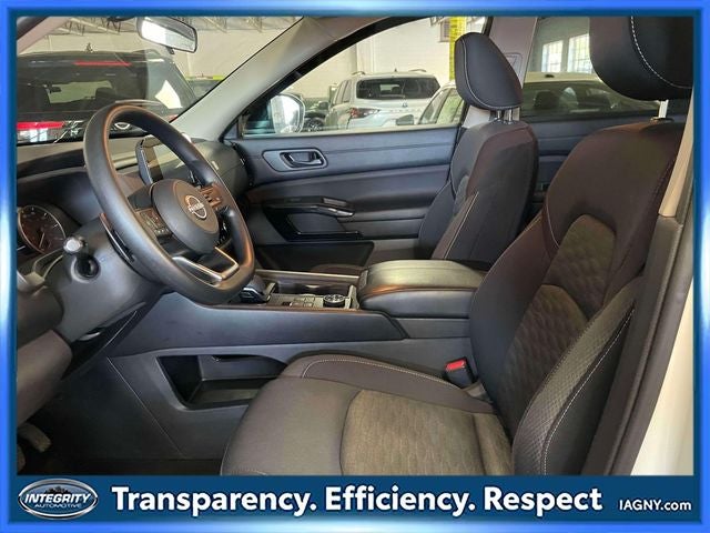 2023 Nissan Pathfinder S