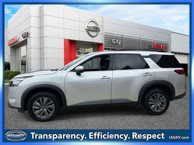 2025 Nissan Pathfinder SV