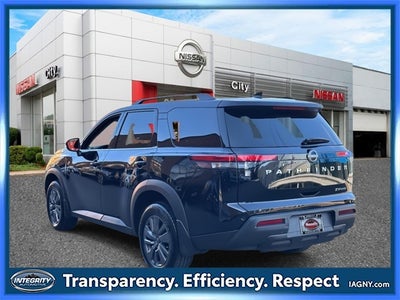 2024 Nissan Pathfinder SV