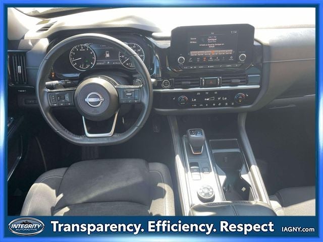 2022 Nissan Pathfinder SV