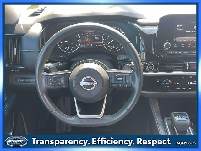 2022 Nissan Pathfinder SV