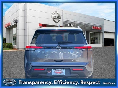 2022 Nissan Pathfinder SV