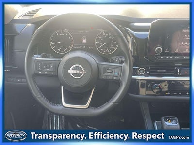 2024 Nissan Pathfinder SV