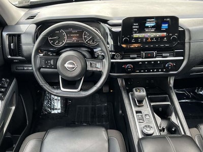 2024 Nissan Pathfinder SL