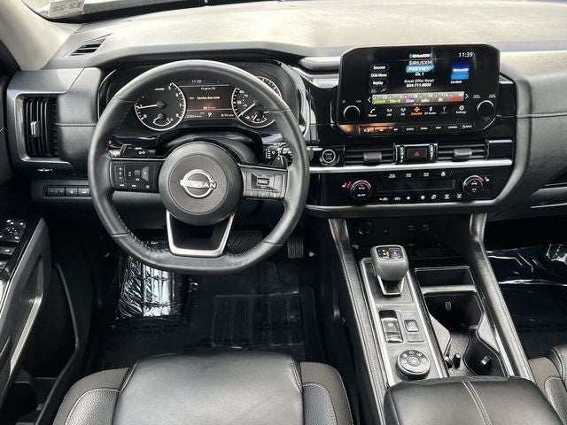 2024 Nissan Pathfinder SL