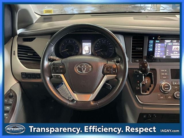 2015 Toyota Sienna XLE 7 Passenger