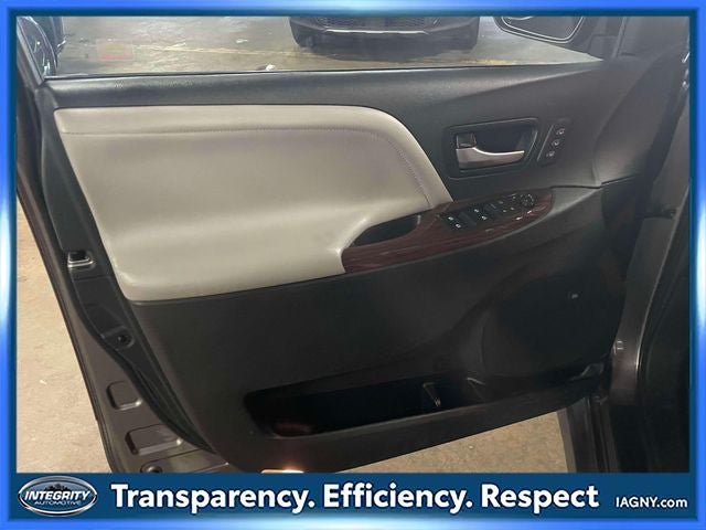 2018 Toyota Sienna Limited Premium 7 Passenger