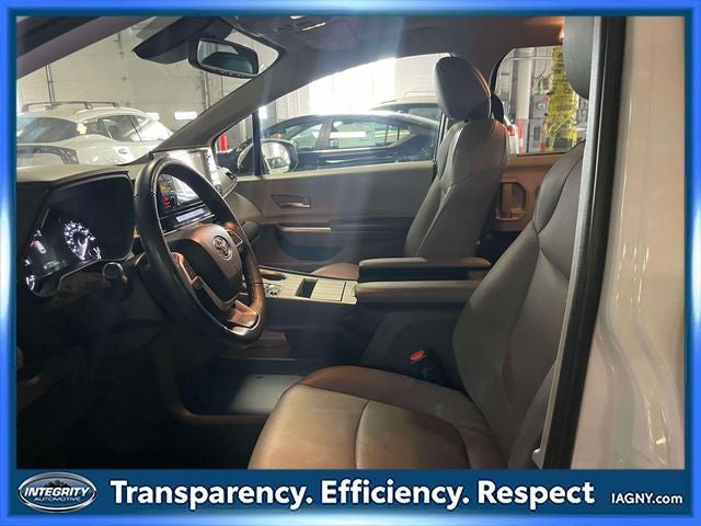 2023 Toyota Sienna XLE 8 Passenger