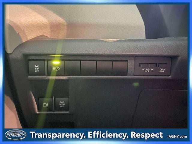 2023 Toyota Sienna XLE 8 Passenger