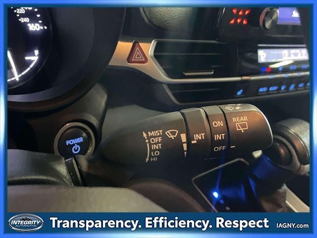 2023 Toyota Sienna XLE 8 Passenger
