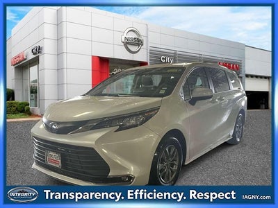 2023 Toyota Sienna XLE 8 Passenger