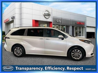 2023 Toyota Sienna XLE 8 Passenger