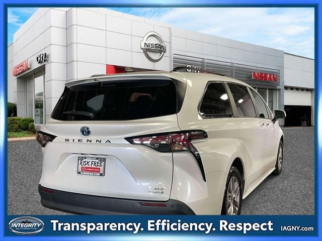 2023 Toyota Sienna XLE 8 Passenger