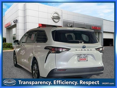 2023 Toyota Sienna XLE 8 Passenger