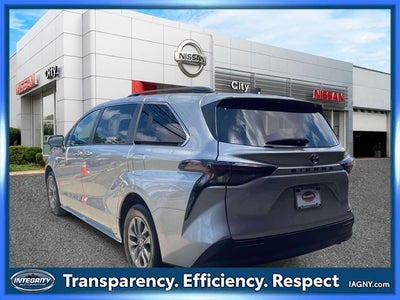 2024 Toyota Sienna XLE 8 Passenger