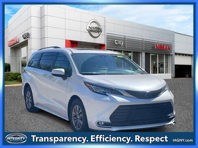 2023 Toyota Sienna XLE 8 Passenger