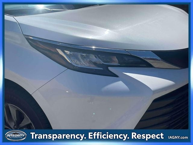 2023 Toyota Sienna XLE 8 Passenger