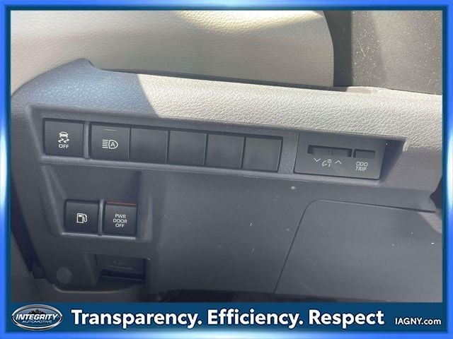 2023 Toyota Sienna XLE 8 Passenger