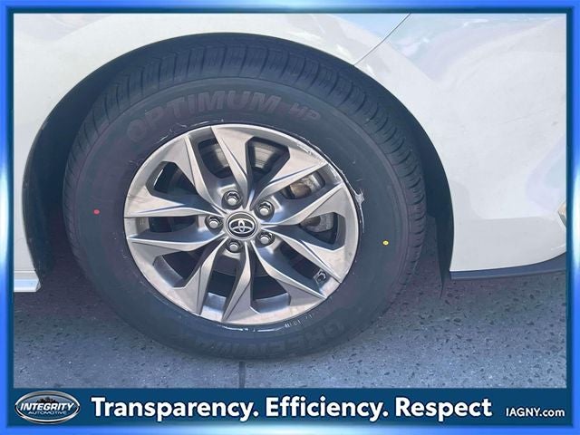 2023 Toyota Sienna XLE 8 Passenger