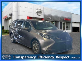 2023 Toyota Sienna XLE 8 Passenger